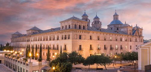 ESI · Escuela Superior de Idiomas · UCAM